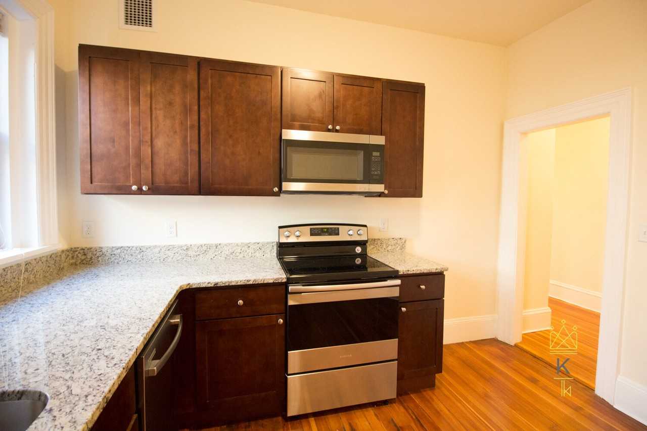 1463 Beacon St #34 - Photo 2 of 10