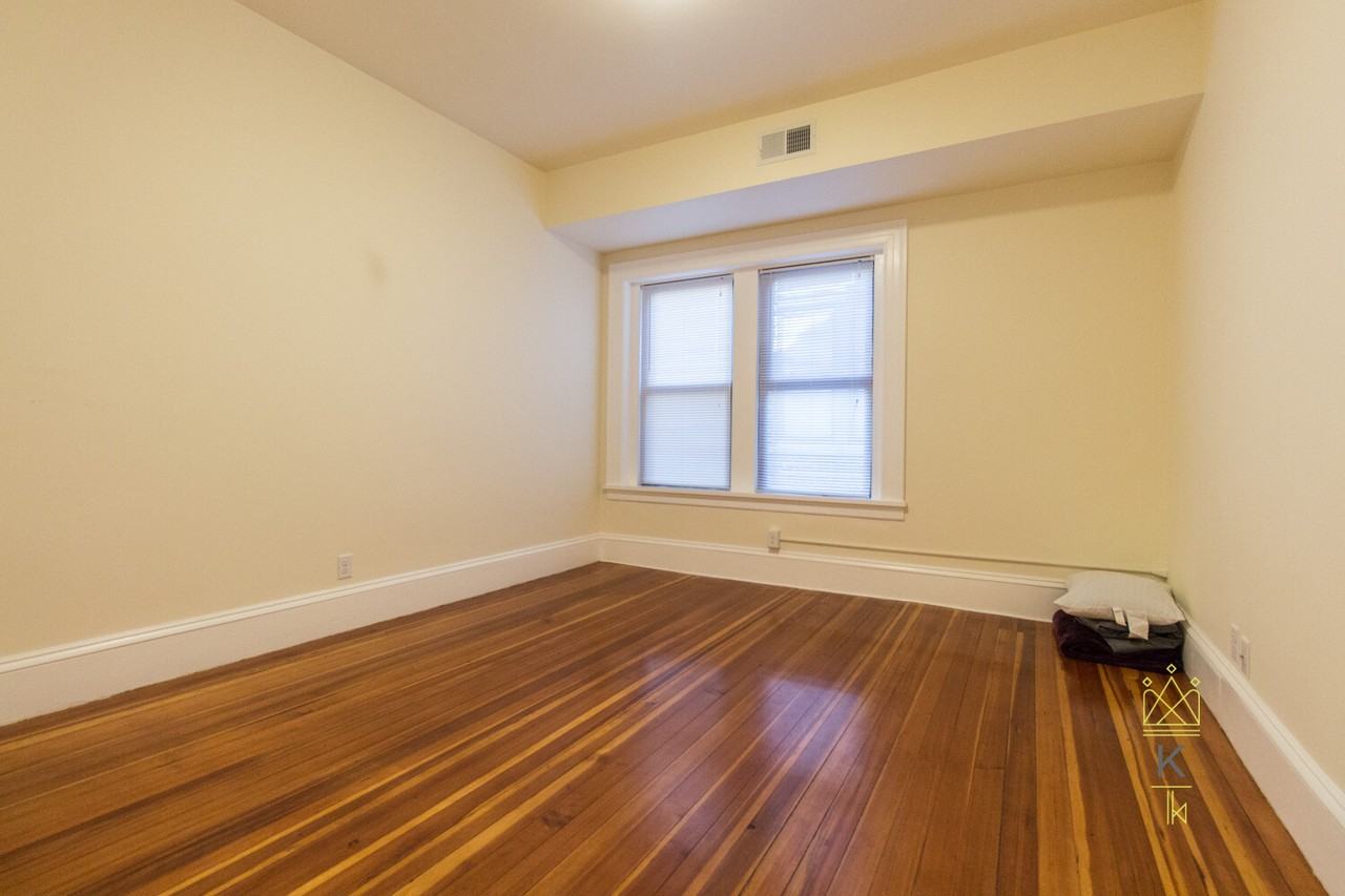 1463 Beacon St #34 - Photo 7 of 10