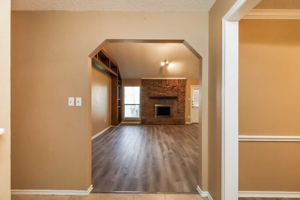 4900 Barberry Dr - Photo 3 of 16