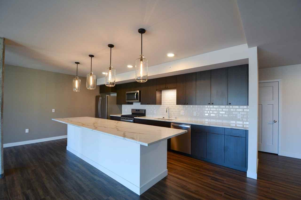 151 E Wilson - Photo 4 of 27