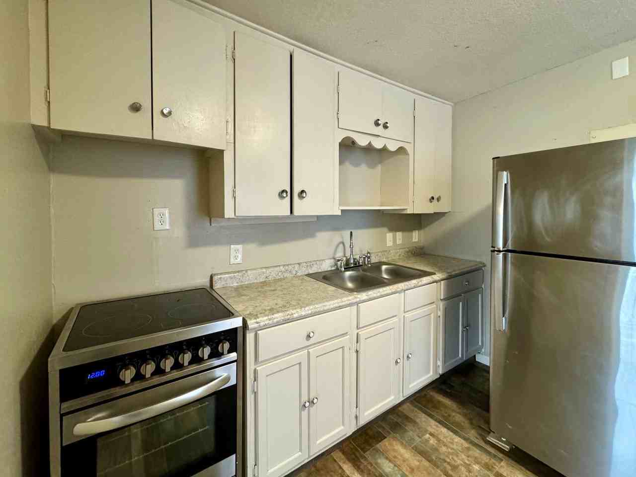 1535 S Hydraulic St - Photo 5 of 14