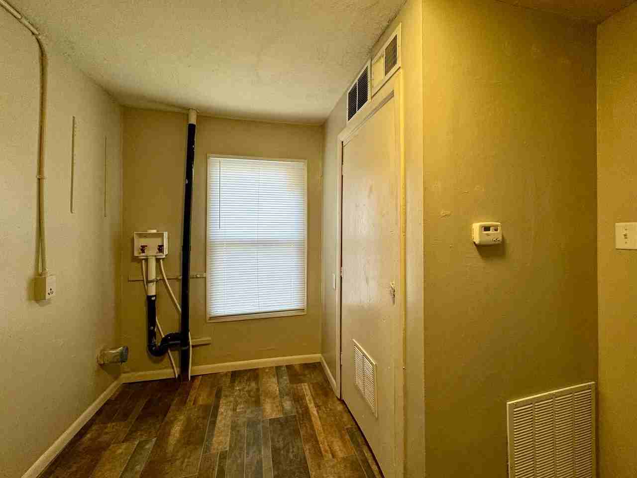1535 S Hydraulic St - Photo 7 of 14