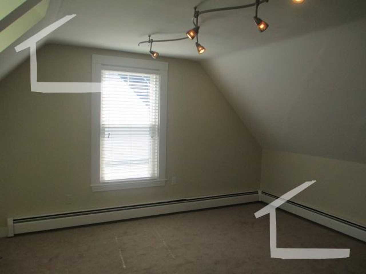 92 Surrey St - Photo 5 of 9