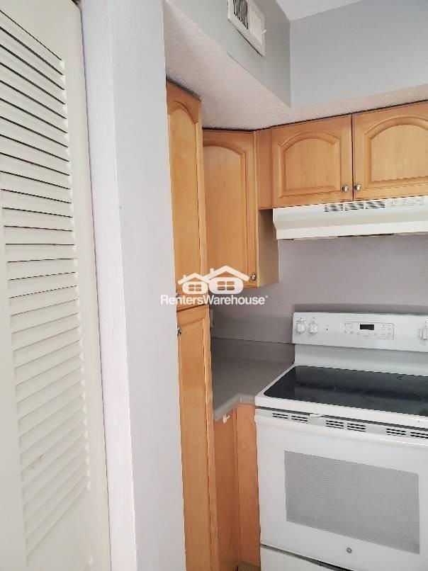 1570 E Swan Cir - Photo 2 of 10
