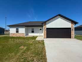 199 W Oak Lawn St - Photo 1 of 1