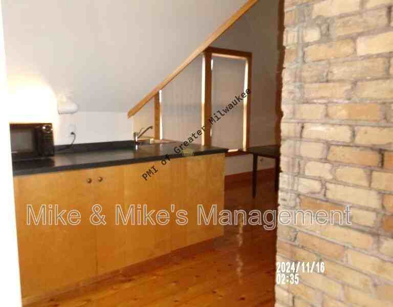 1140 E Hamilton St 3rd Fl - Photo 3 of 4