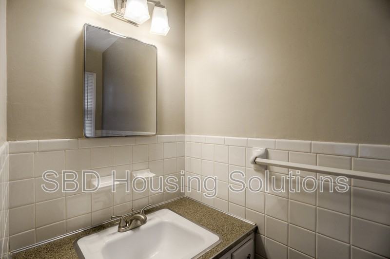 807 N Piute Ave - Photo 6 of 10