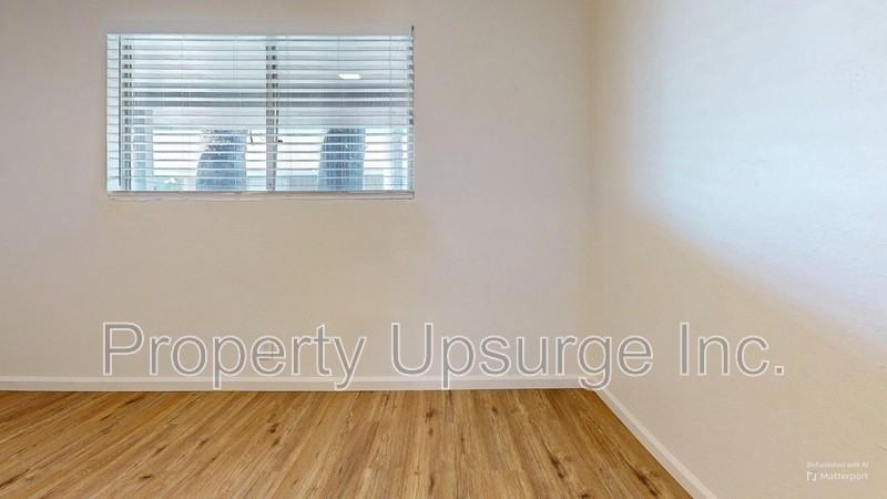 1558 Bridge St #20 - Photo 6 of 24