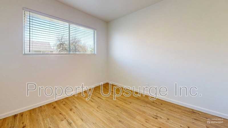 1558 Bridge St #20 - Photo 7 of 24