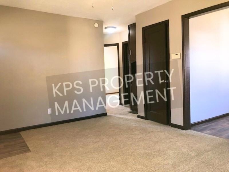 1322 W Stillwell St - Photo 2 of 10