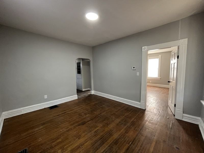 220 W Park Ave - Photo 3 of 20