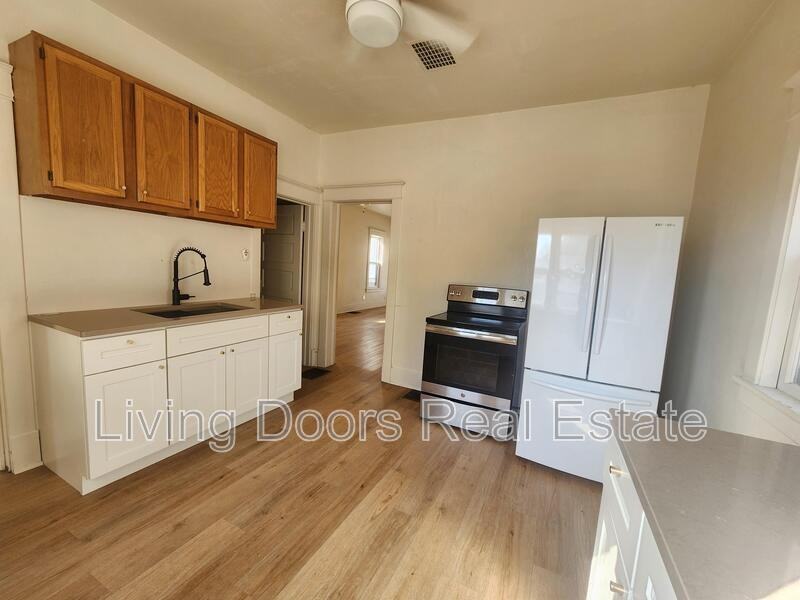 843 New Hampshire St - Photo 3 of 25