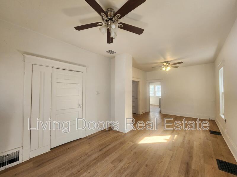 843 New Hampshire St - Photo 5 of 25