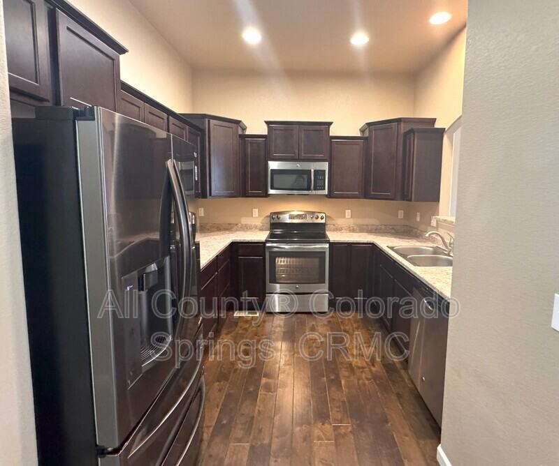 6520 Emerald Isle Hts - Photo 5 of 29