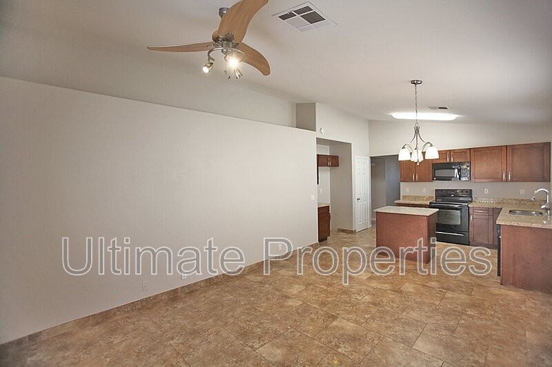 15738 W Elm St - Photo 4 of 18