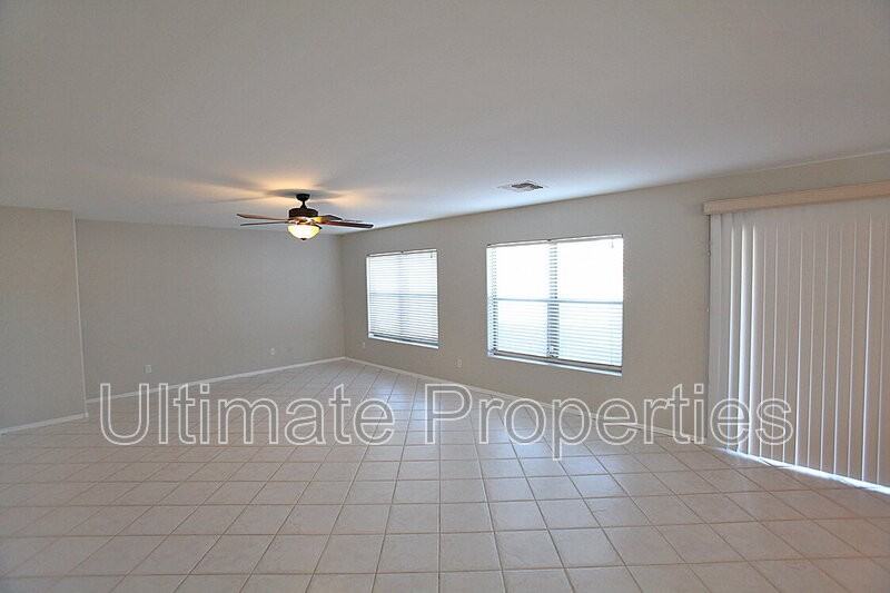 11770 W Apache St - Photo 5 of 21