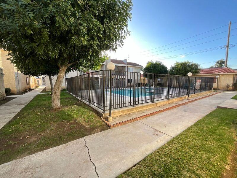 1520 N California Ave #205 - Photo 2 of 18