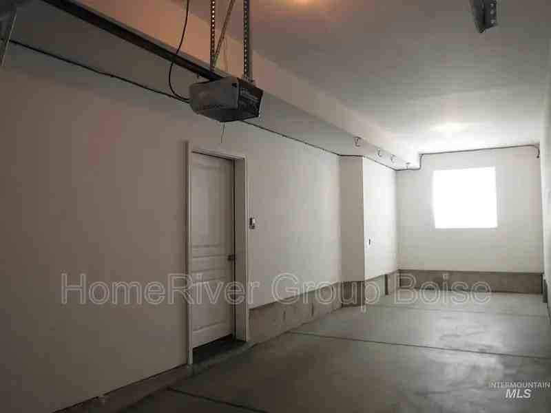 8771 W Pine Valley Ln - Photo 2 of 21