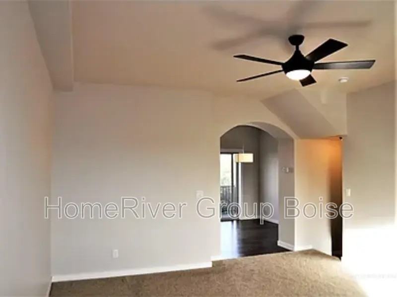 8771 W Pine Valley Ln - Photo 3 of 21