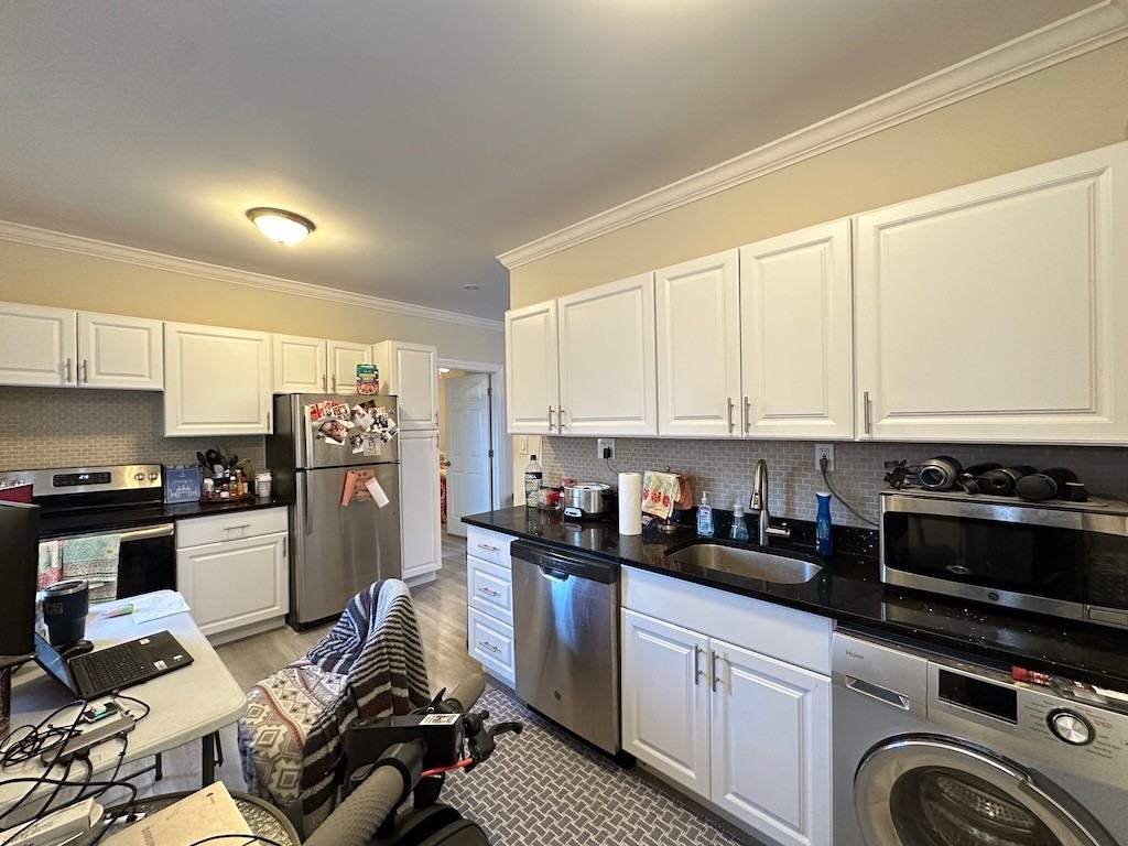 ROSCOE + BROADWAY #1N - Photo 5 of 21