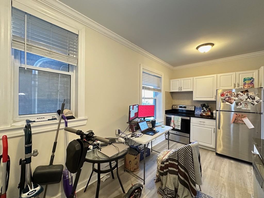 ROSCOE + BROADWAY #1N - Photo 7 of 21