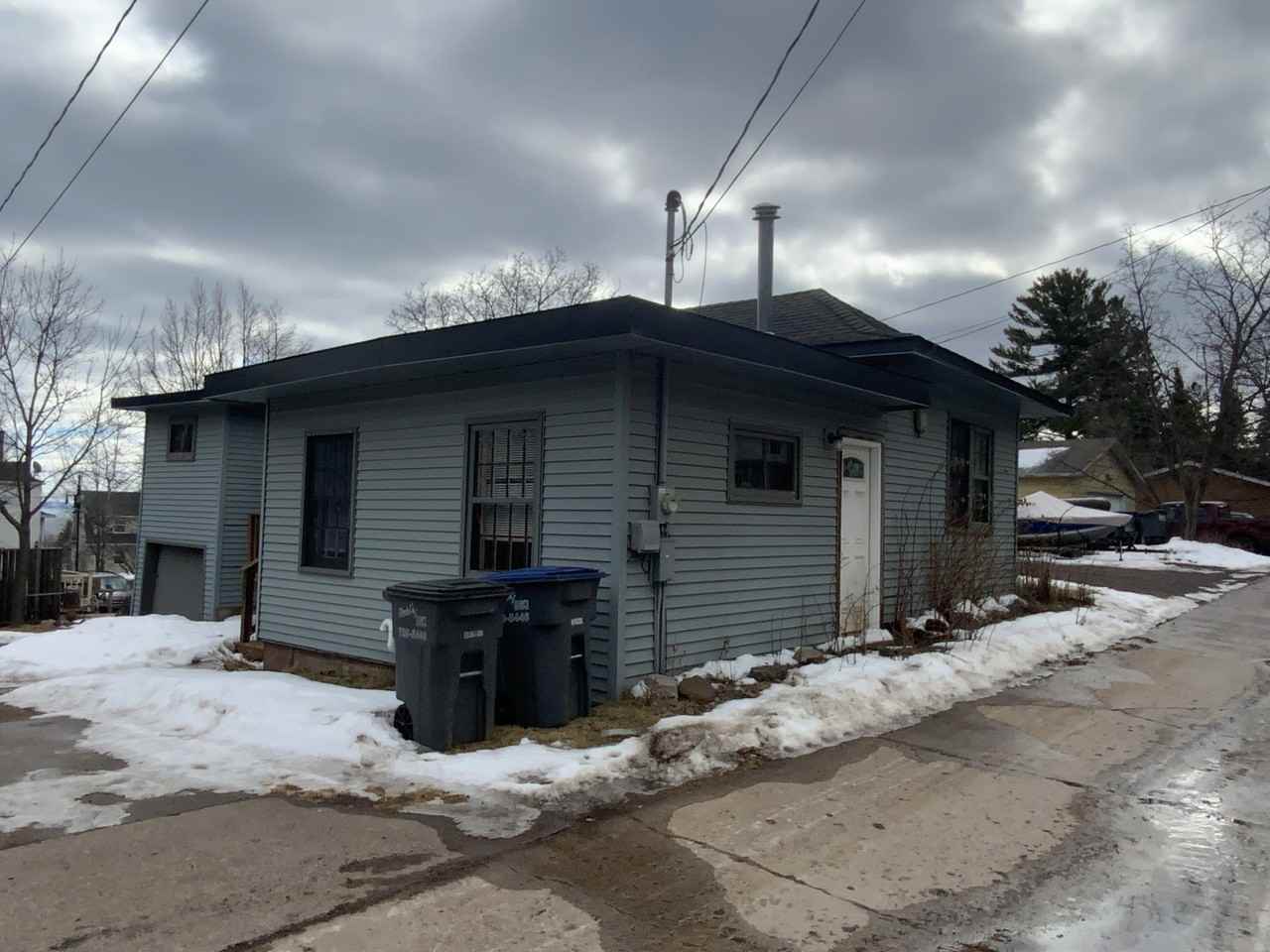 19 N Hawthorne Rd - Photo 2 of 16