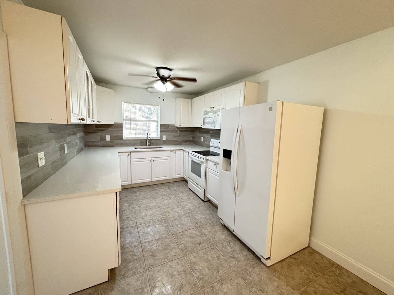 10113 N 10th St - Photo 5 of 21