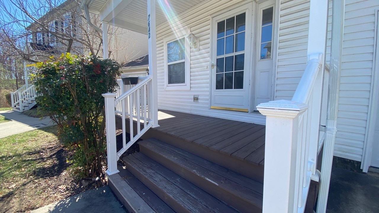 7642 Bluff Point Ln - Photo 4 of 22