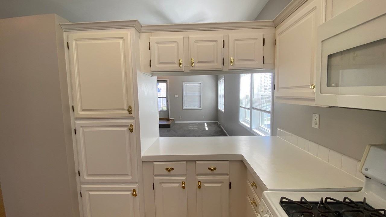 7642 Bluff Point Ln - Photo 7 of 22