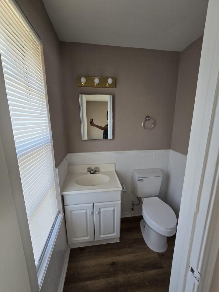 3401 Parker Dr - Photo 3 of 7