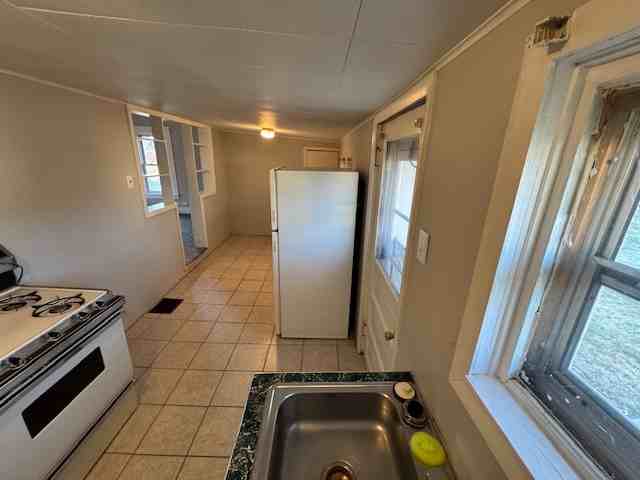 1014 W Vandeveer St - Photo 3 of 6