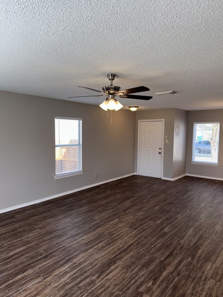 13019 Woller Crk - Photo 2 of 29