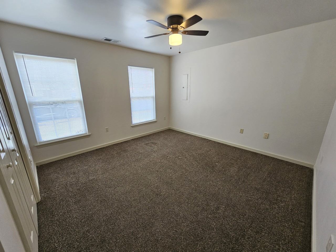 809 Roger St - Photo 6 of 18