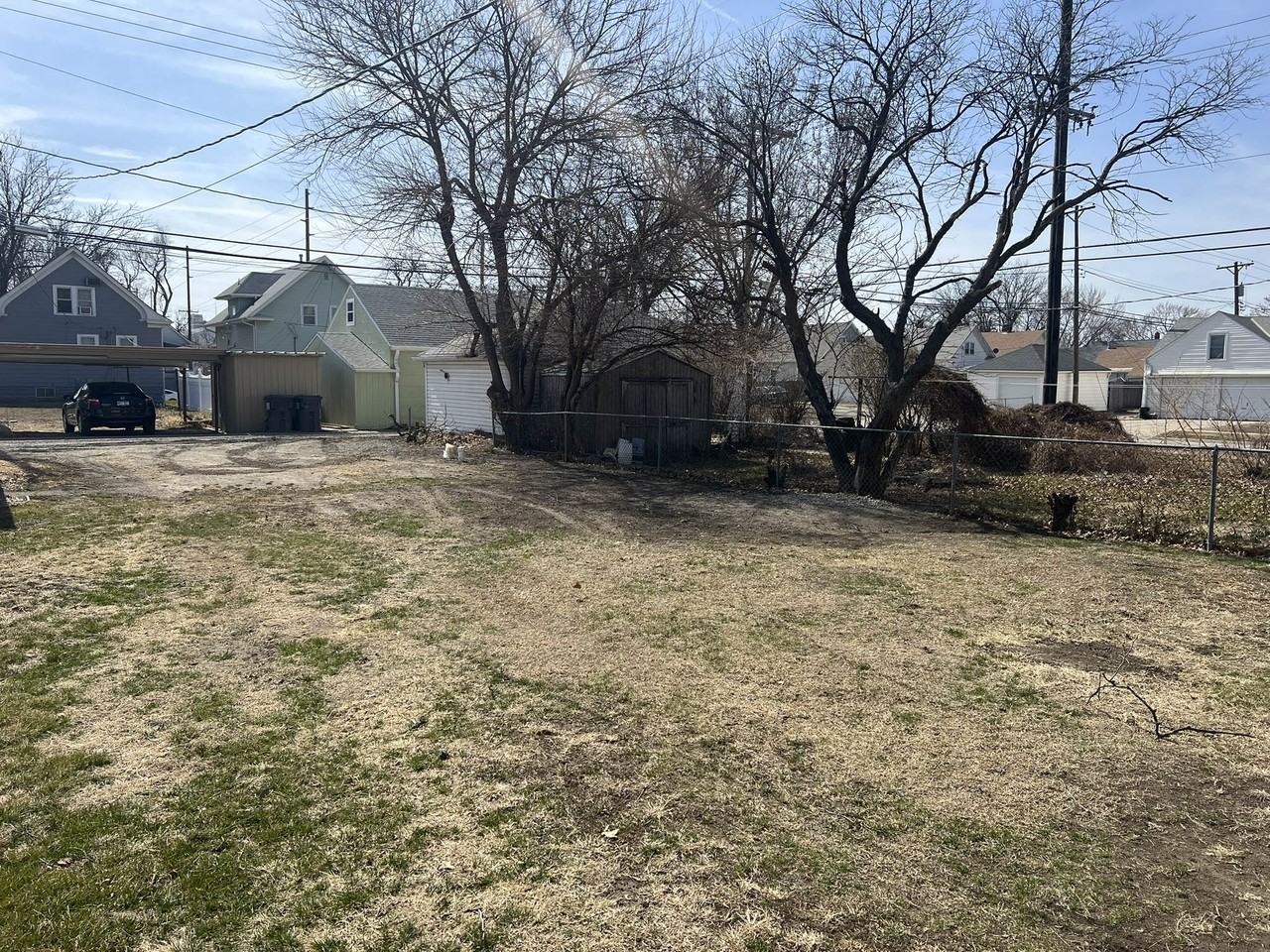 1205 Claremont St - Photo 3 of 16