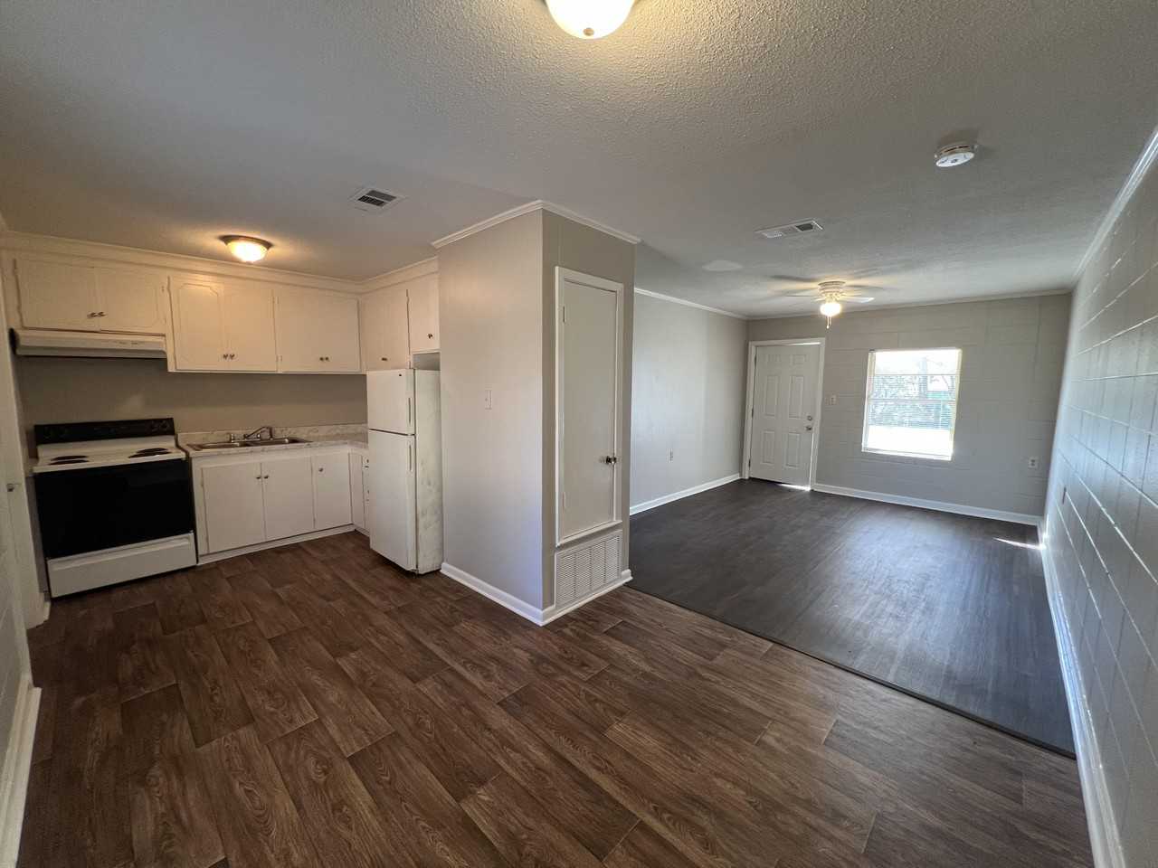 1207 N 25Th Ave - Photo 2 of 8