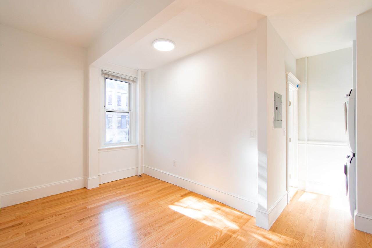 178 Hemenway St #15 - Photo 4 of 9