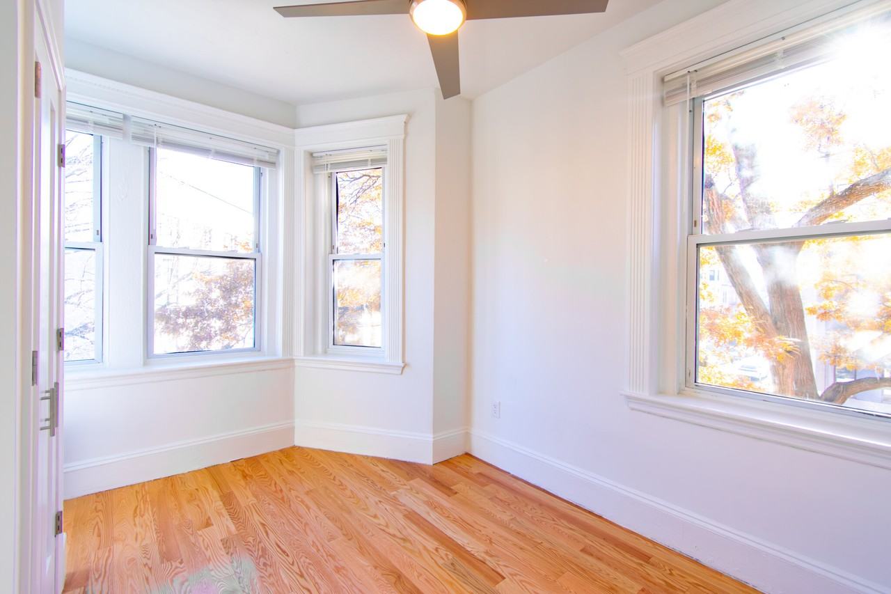 178 Hemenway St #15 - Photo 5 of 9