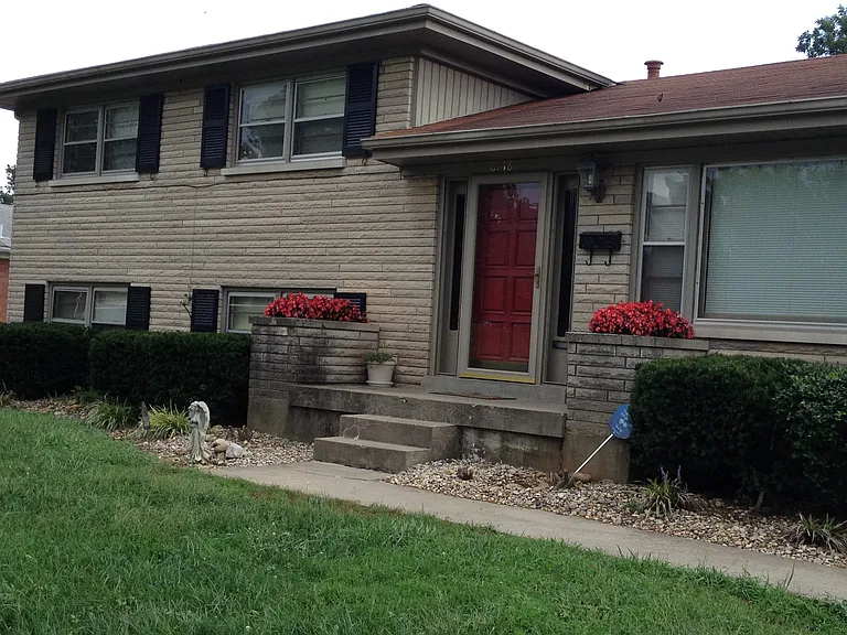 6018 Bay Pine Dr - Photo 2 of 21