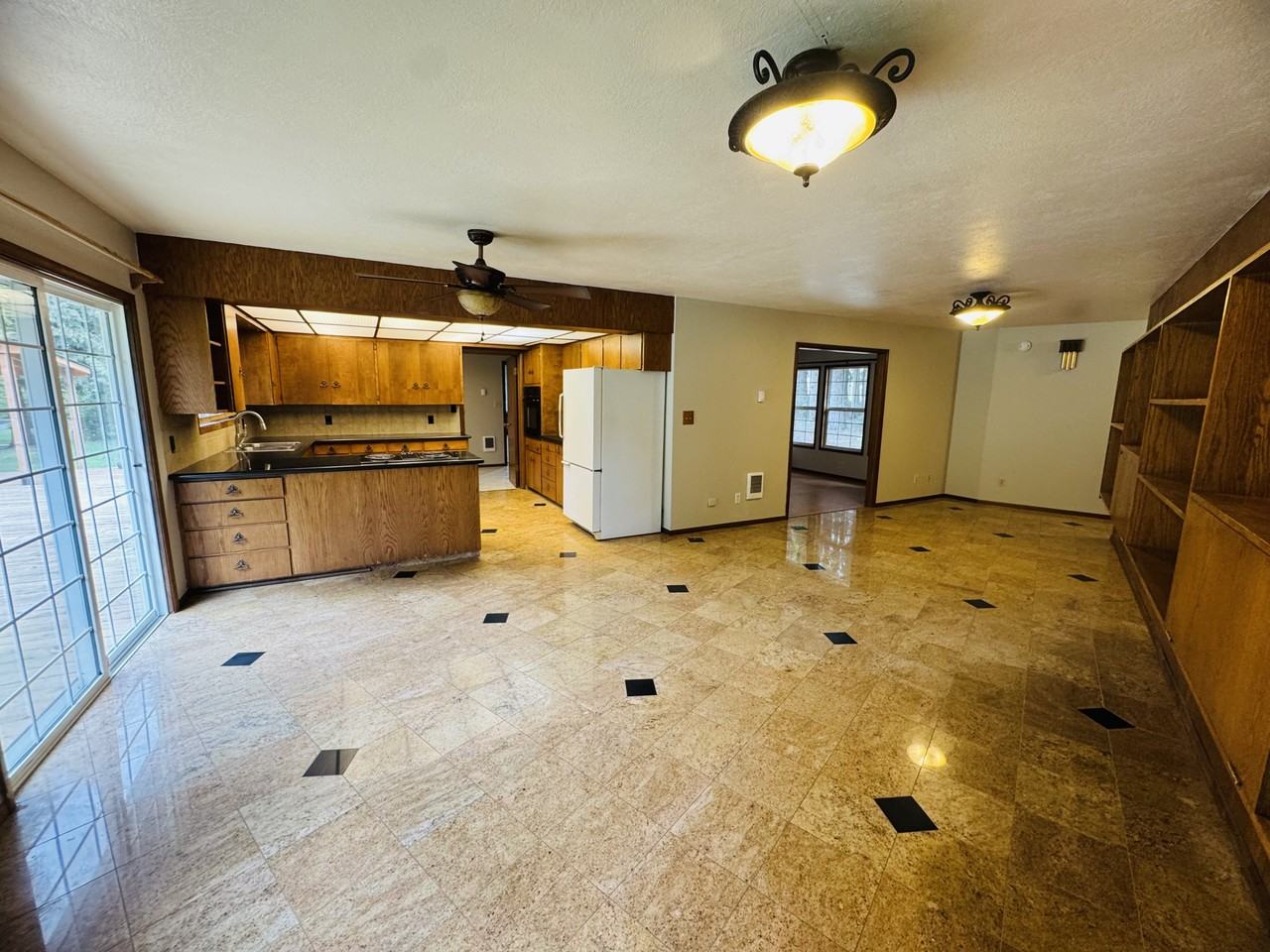 154 E Bartlett Rd #NA - Photo 3 of 40