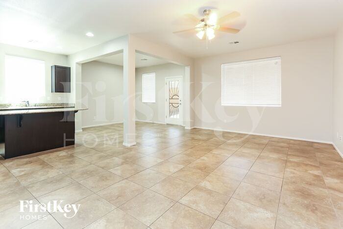 1073 Water Cove St - Photo 2 of 15