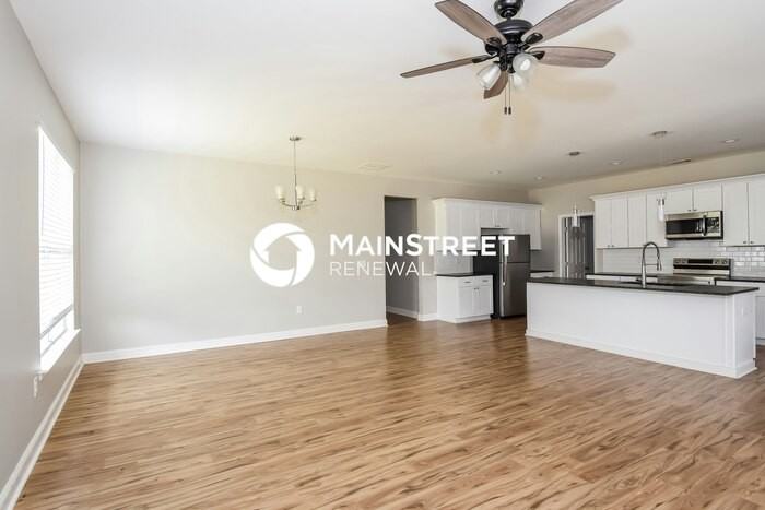 167 Killian St - Photo 3 of 16