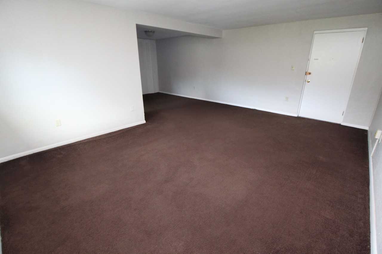 BURKEY APARTMENTS -- 063 - Photo 4 of 12