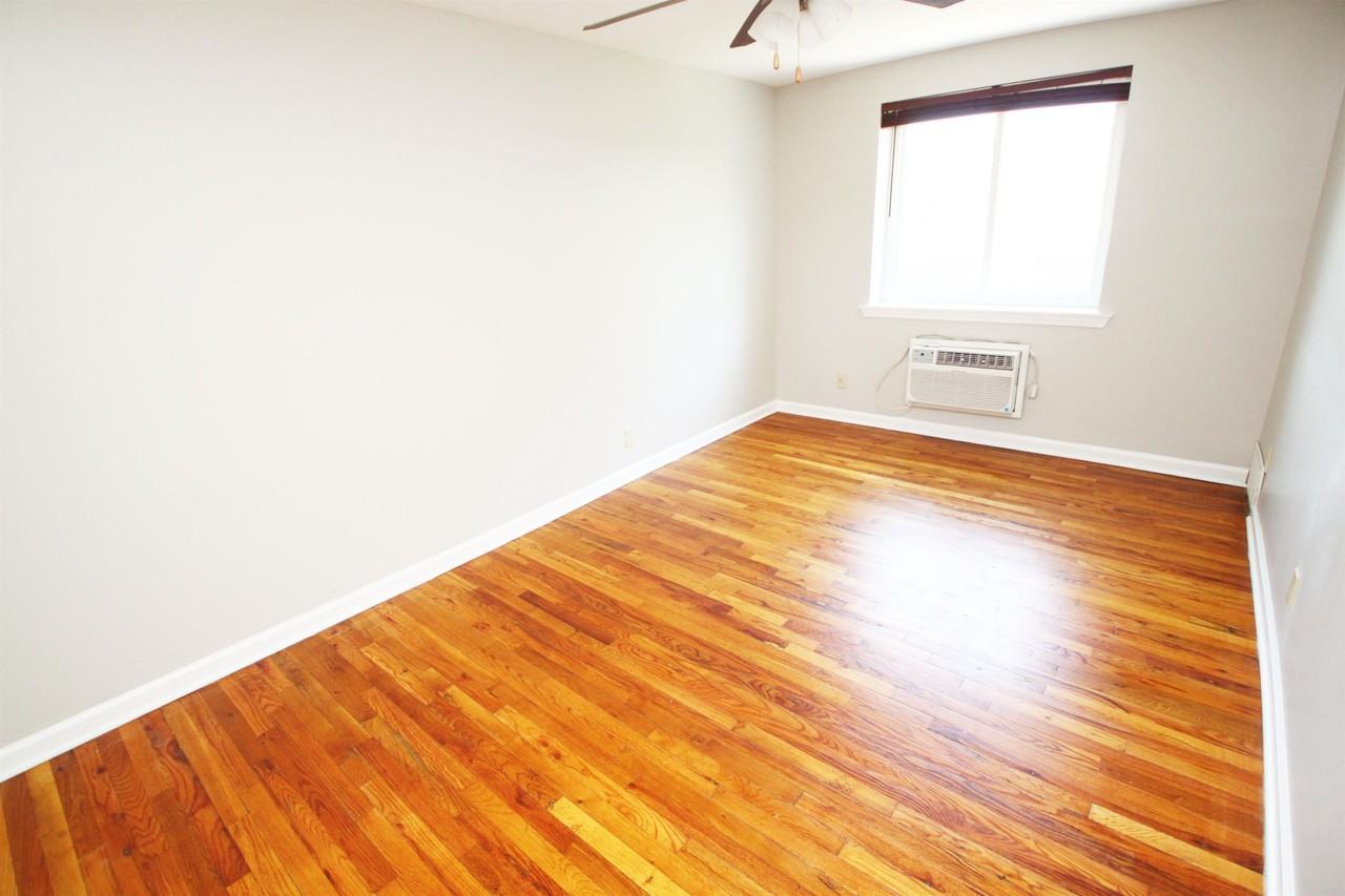 SUMNER PLACE -- 112 - Photo 5 of 25