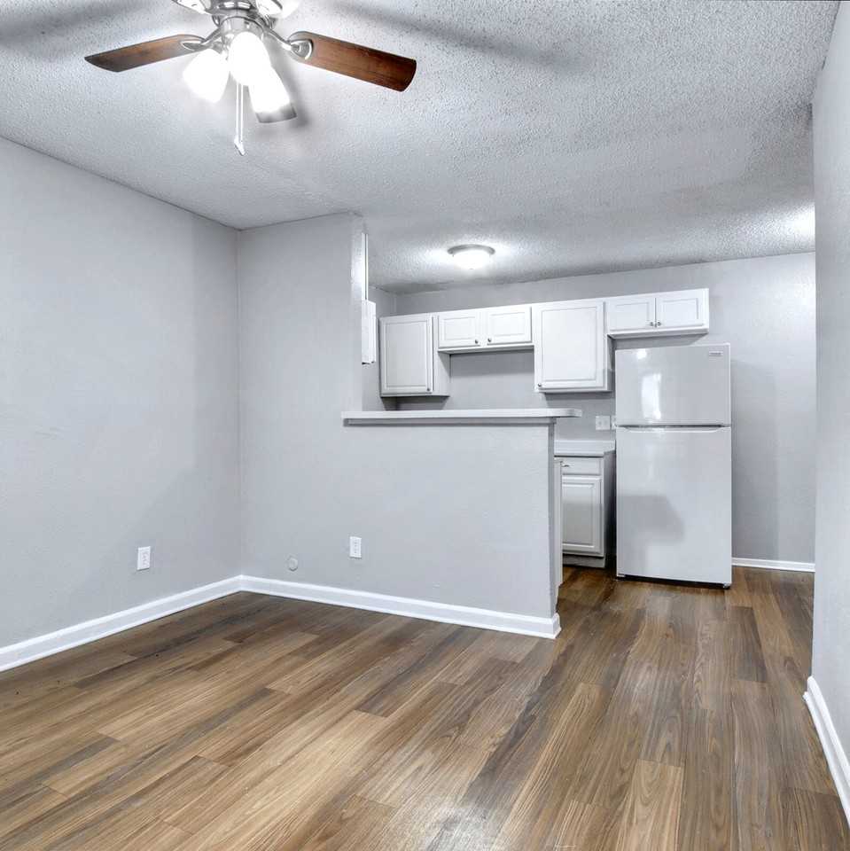 111 East Rogers Street - Photo 3 of 30