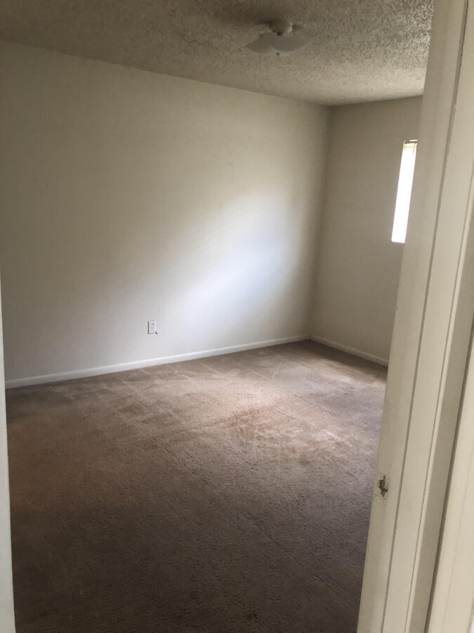 1750 North Pine Street - Photo 4 of 40