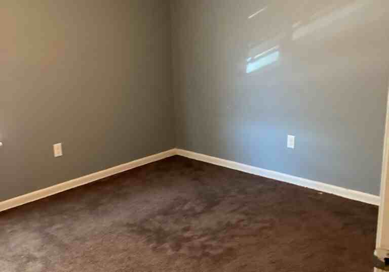 Elmwood Apts - Photo 3 of 5