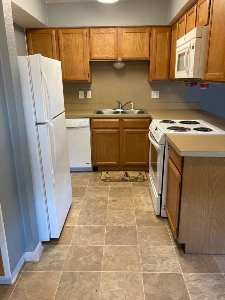 Elmwood Apts - Photo 5 of 5