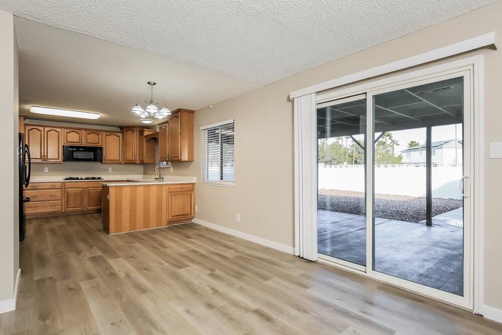 8240 Stapleton Ave - Photo 7 of 16