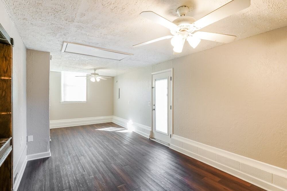 142 Creekwood Ln - Photo 7 of 16