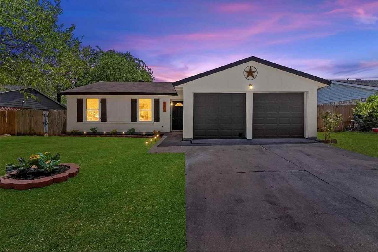 110 Lorie St - Photo 3 of 11